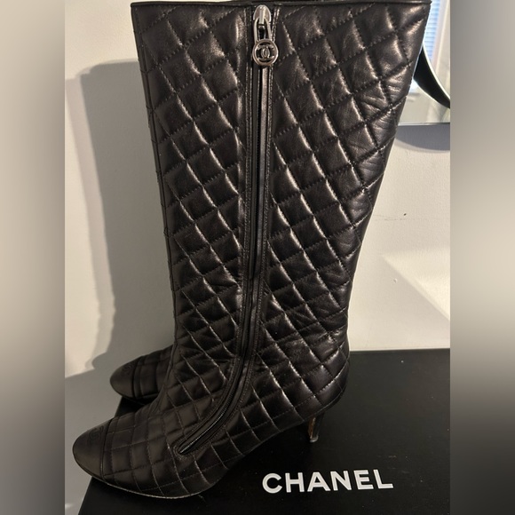 Chanel Quilted Calf Boots size 42 - Picture 14 of 14